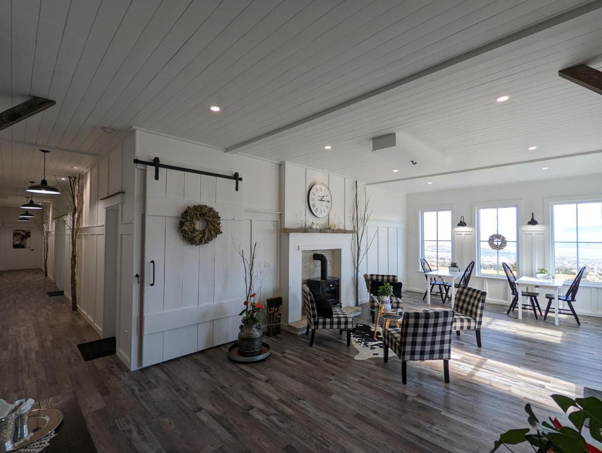 Suite with Lake View